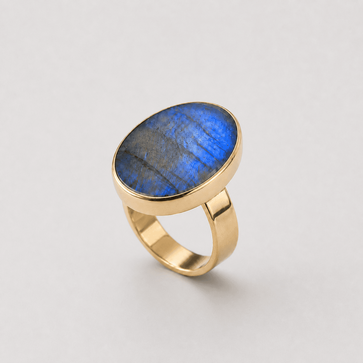 Oval Tombac Brass Ring with Labradorite